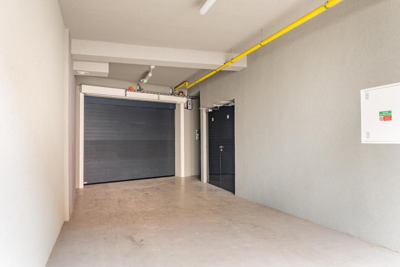 Brand New Studio Apartment #51 With Free Secure Parking In The Center Prag Exterior foto